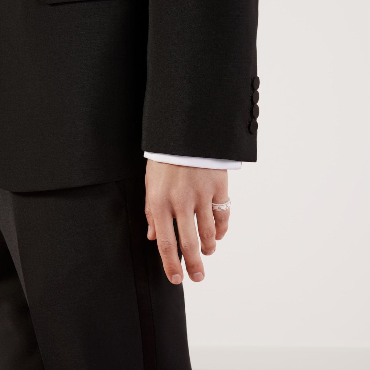 18K Gucci Double Interlocking Gucci Icon White Zirconia Ring