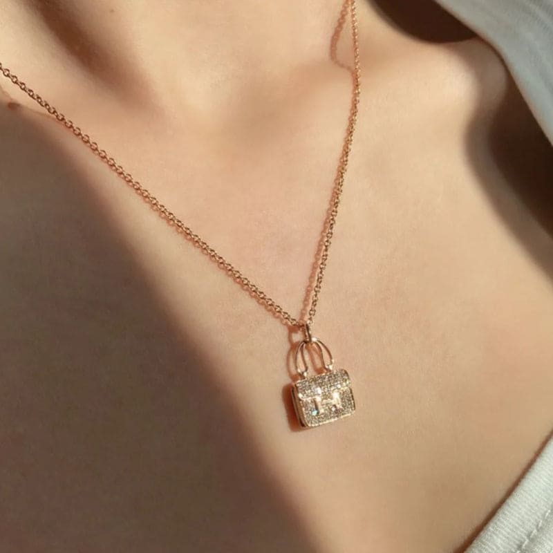 18K Hermes Amulettes Constance Pendant Necklace
