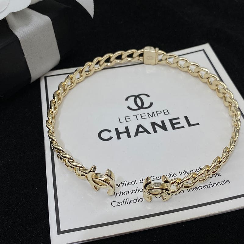 18K Chanel Interlocking Cuff Logo Choker Necklace