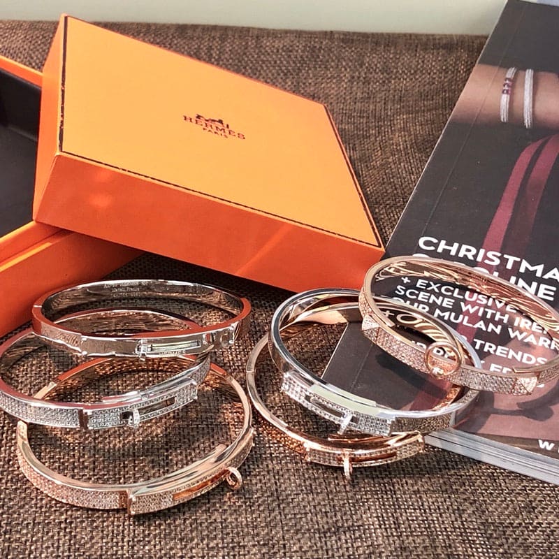 18K Hermes Yellow Gold Kelly Diamonds Bracelet