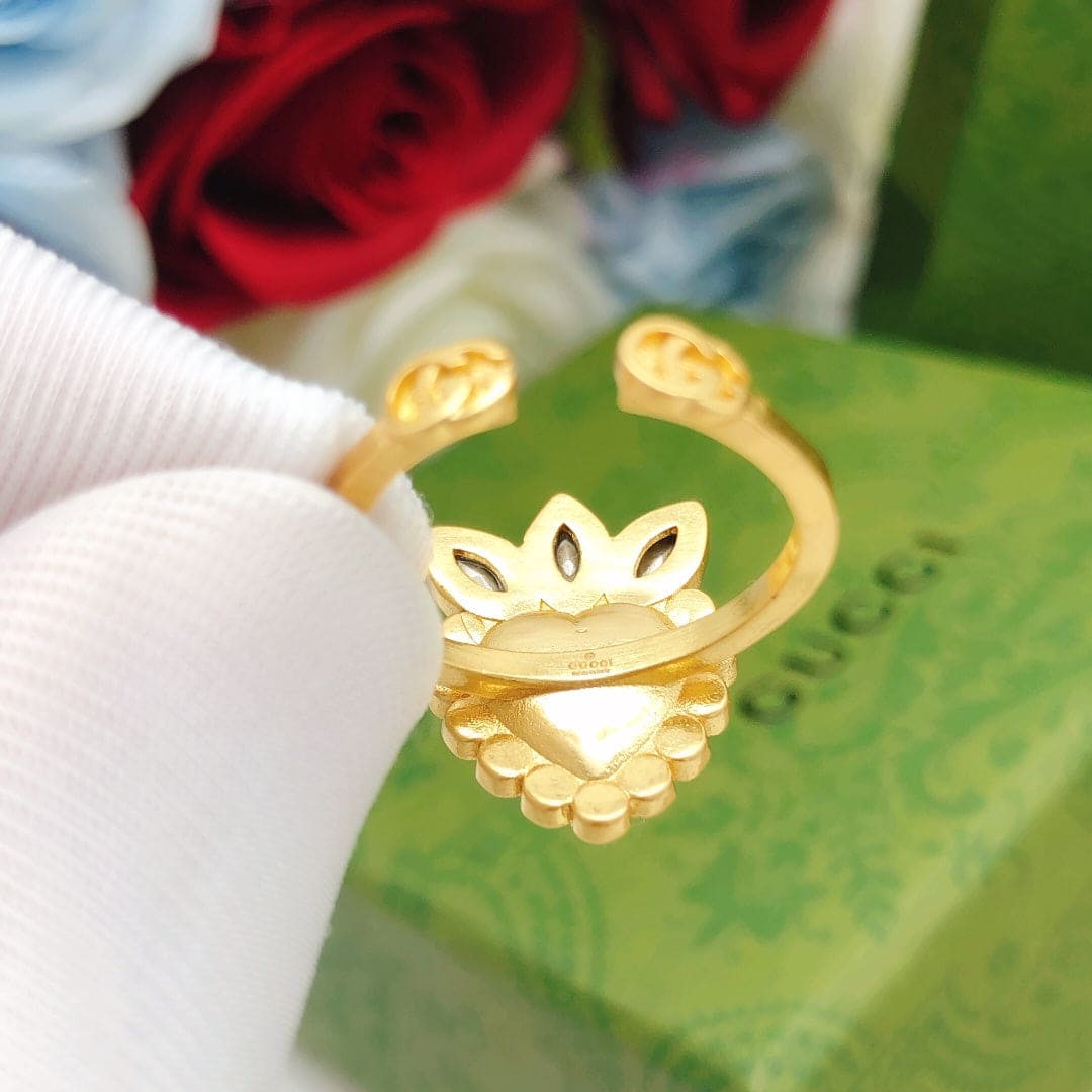 18K Gucci Double Crystal Heart Ring