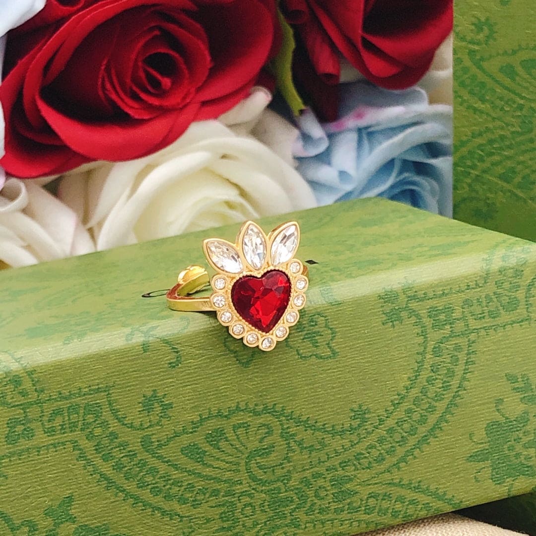 18K Gucci Double Crystal Heart Ring
