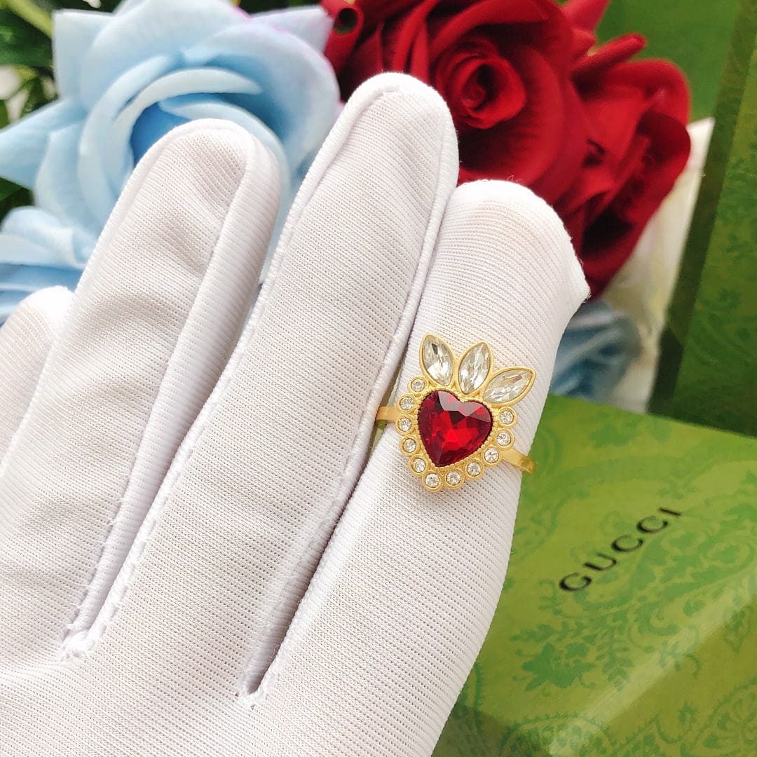 18K Gucci Double Crystal Heart Ring
