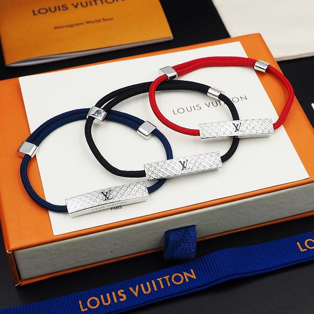 18K Louis Vuitton Champs Elys ̈¦es Black Bracelet