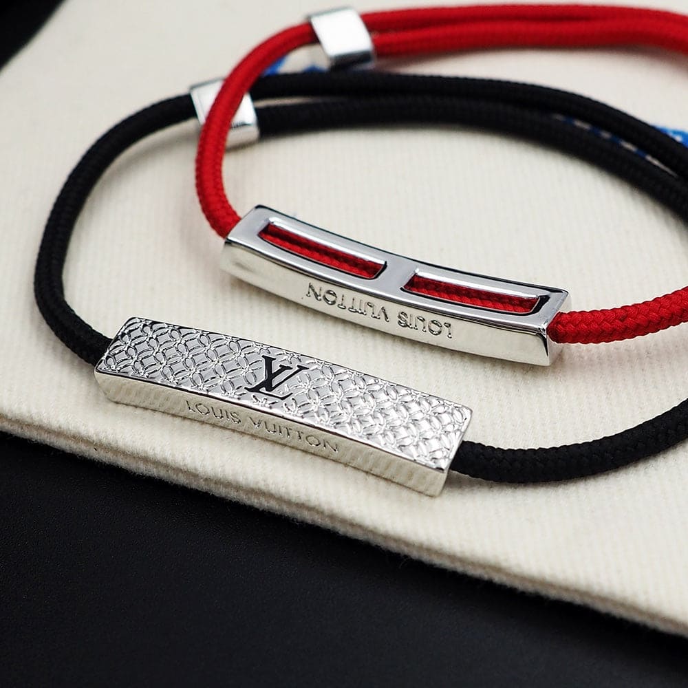 18K Louis Vuitton Champs Elys ̈¦es Black Bracelet