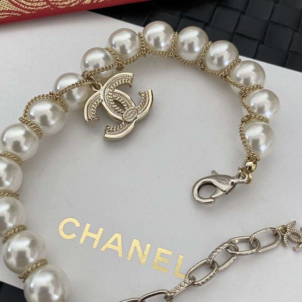 18K Chanel Pearls Bracelet