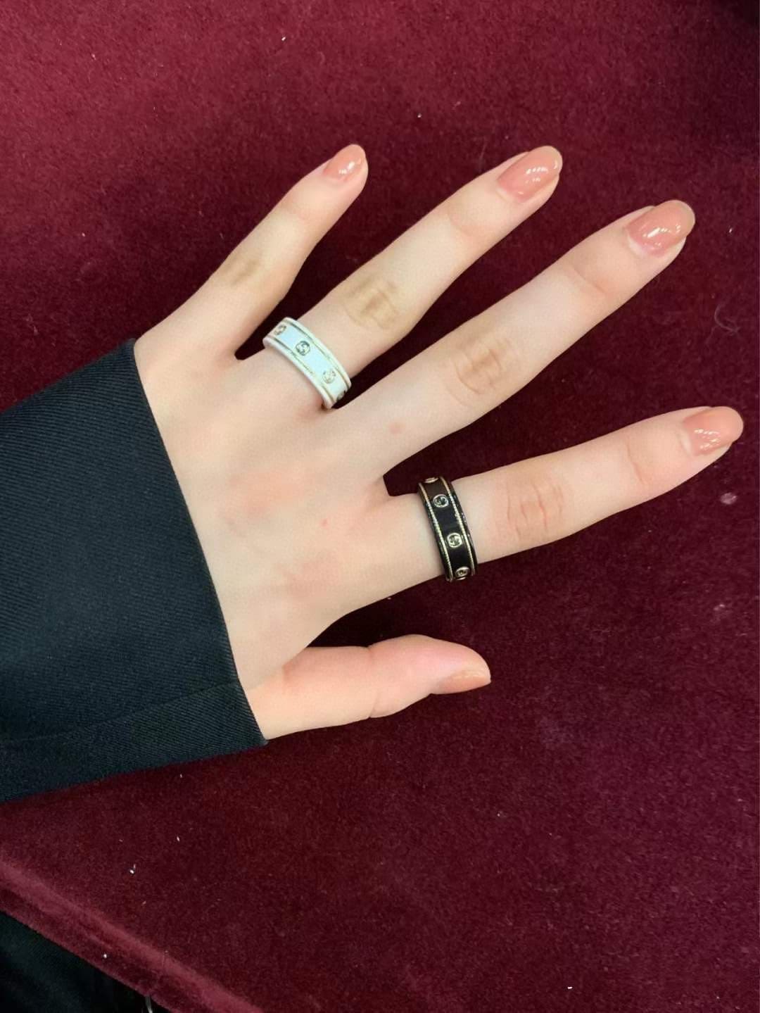 18K Gucci Double Interlocking Gucci Icon Black Corundum Ring