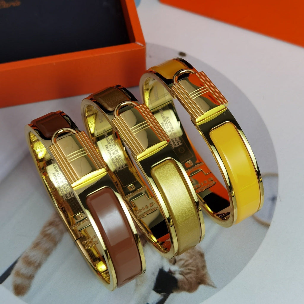 18K Hermes Clic Cadenas Yellow Bracelet