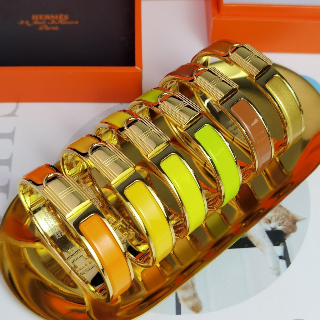 18K Hermes Clic Cadenas Orange Bracelet