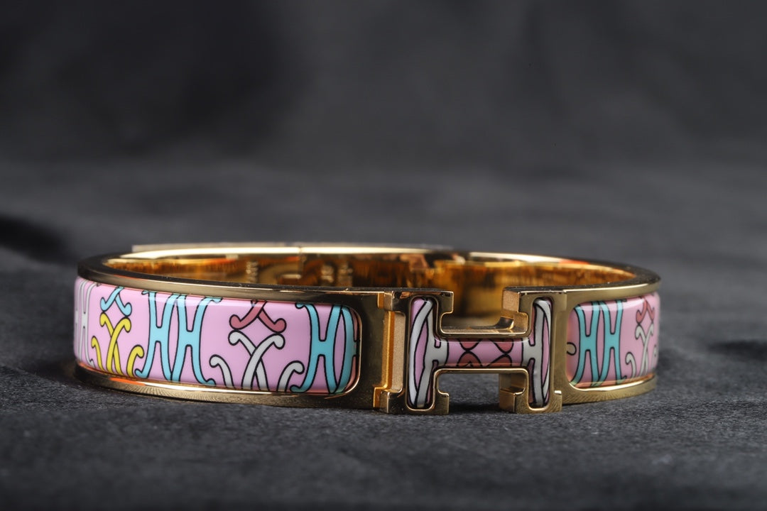 18K Hermes Clic H Lift Pink Bracelet