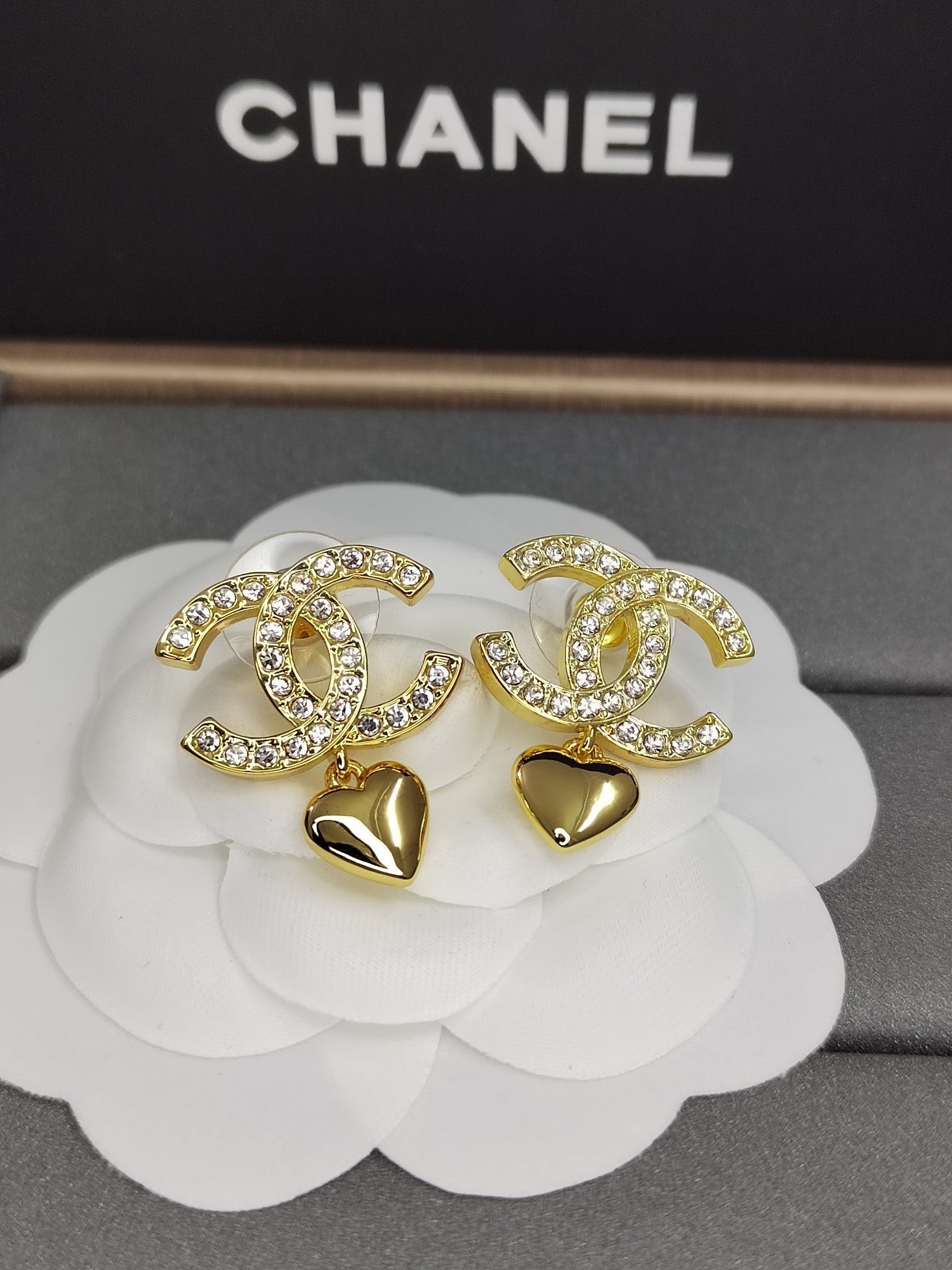 18K Chanel Classic Diamond Heart Earrings