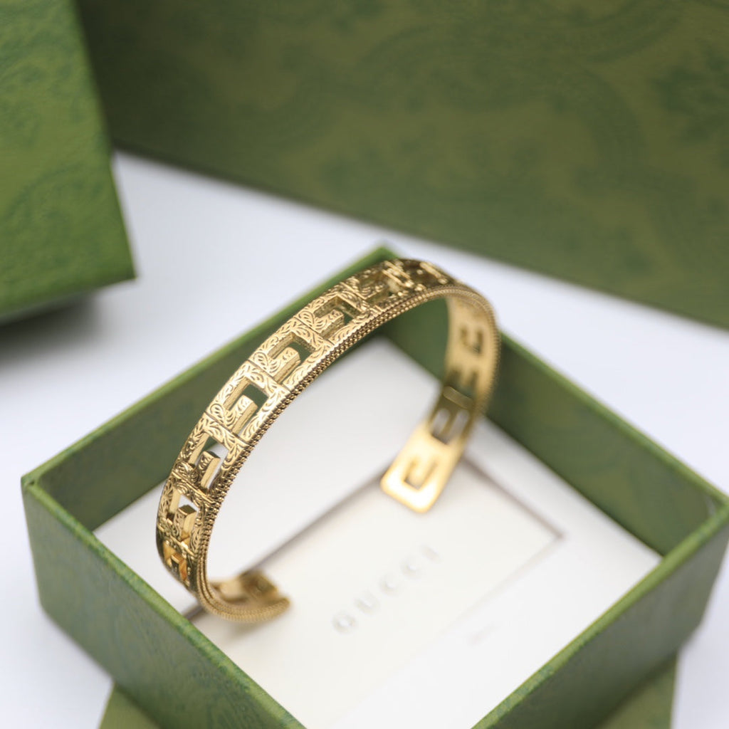 18K Gucci Double Cube Bracelet