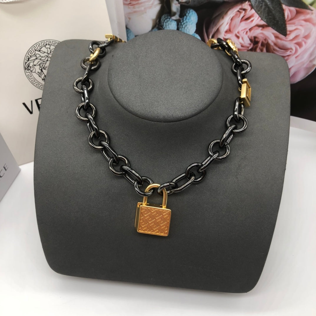 18K Celine Ver Chain Necklace