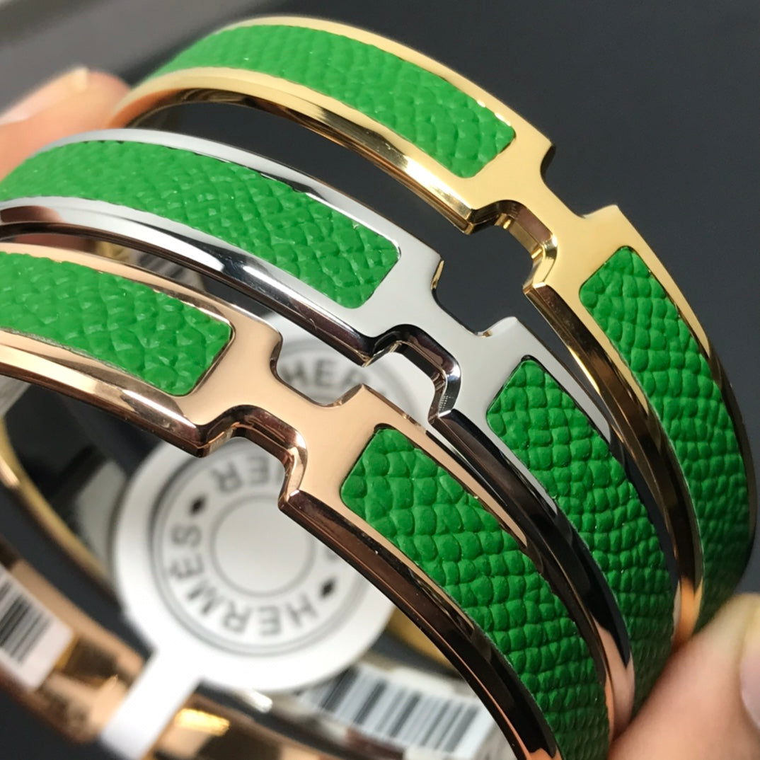 18K Hermes Olympe Green Bracelet
