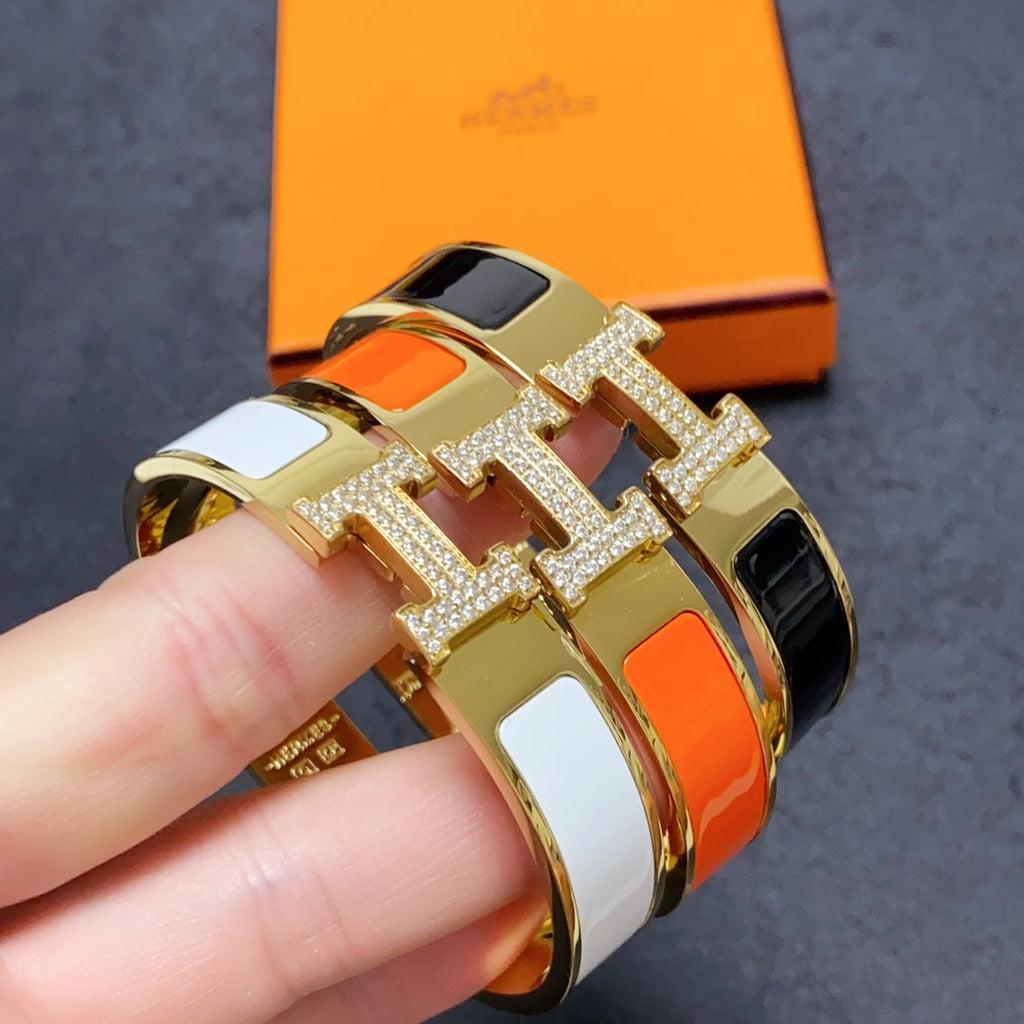 18K Hermes Clic Diamond Bracelet