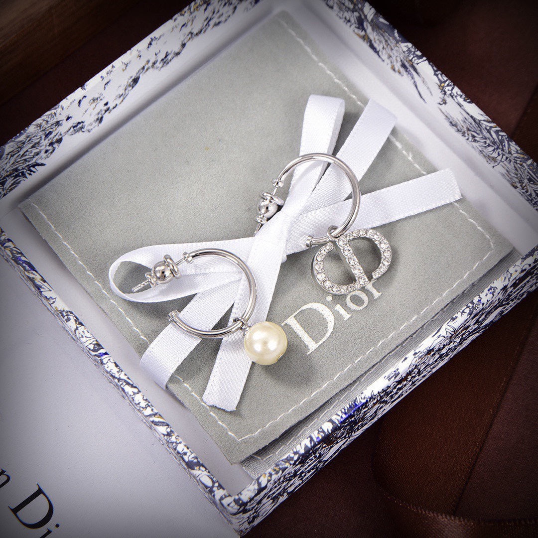 18K Dior Petit Pearl Earrings