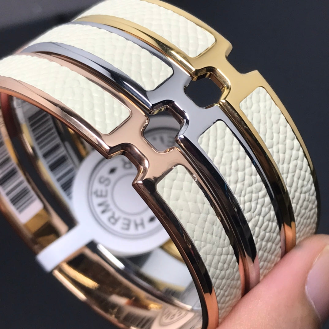 18K Hermes Olympe White Bracelet