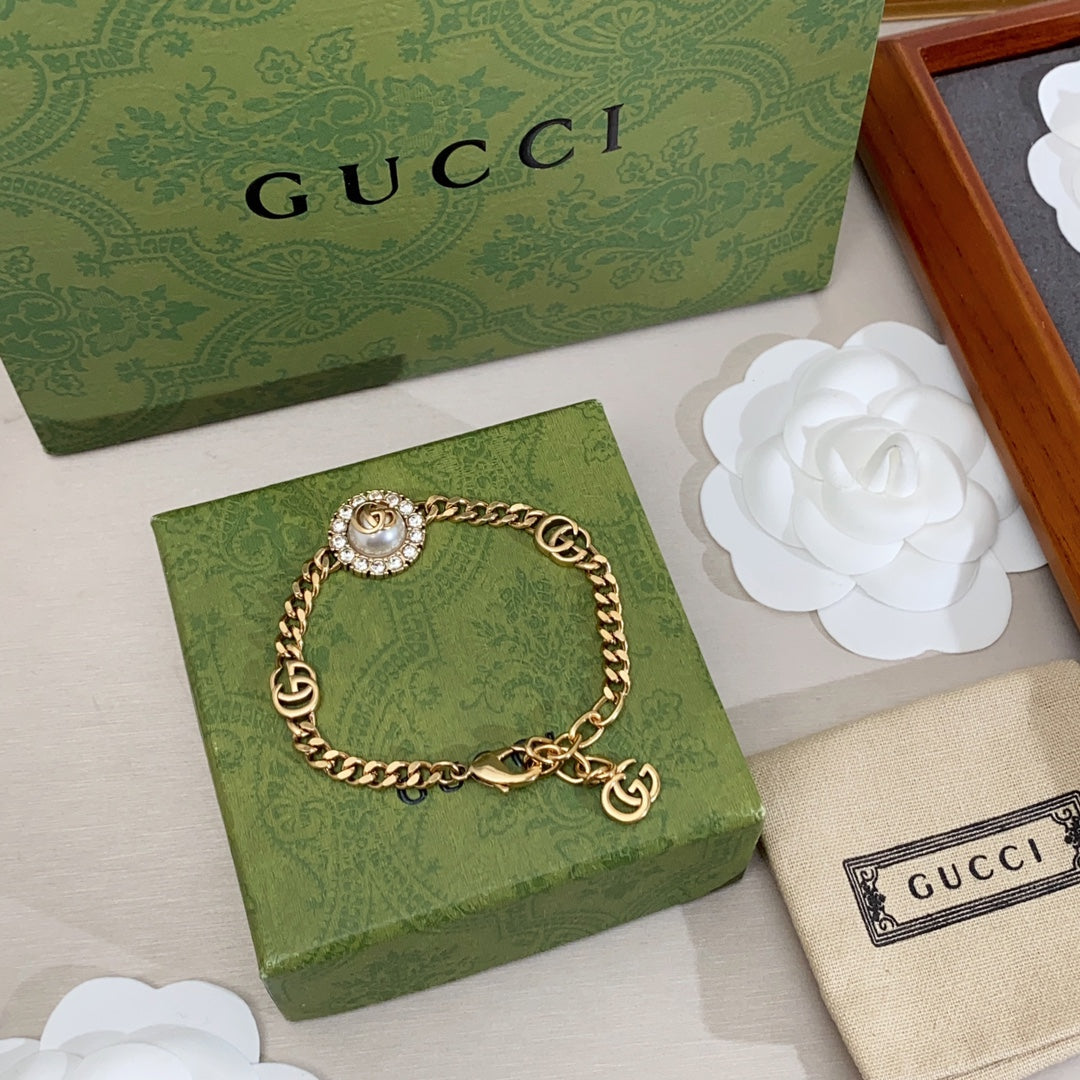 18K Gucci Double Interlocking Gucci Pearl Chain Bracelet
