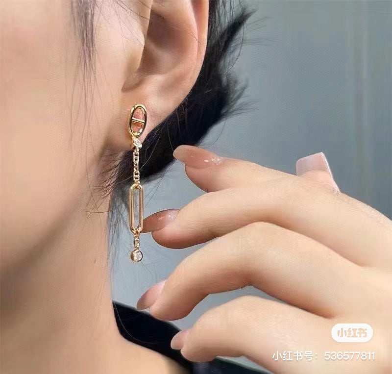 18K Hermes Chaine D'ancre Chaos Earrings