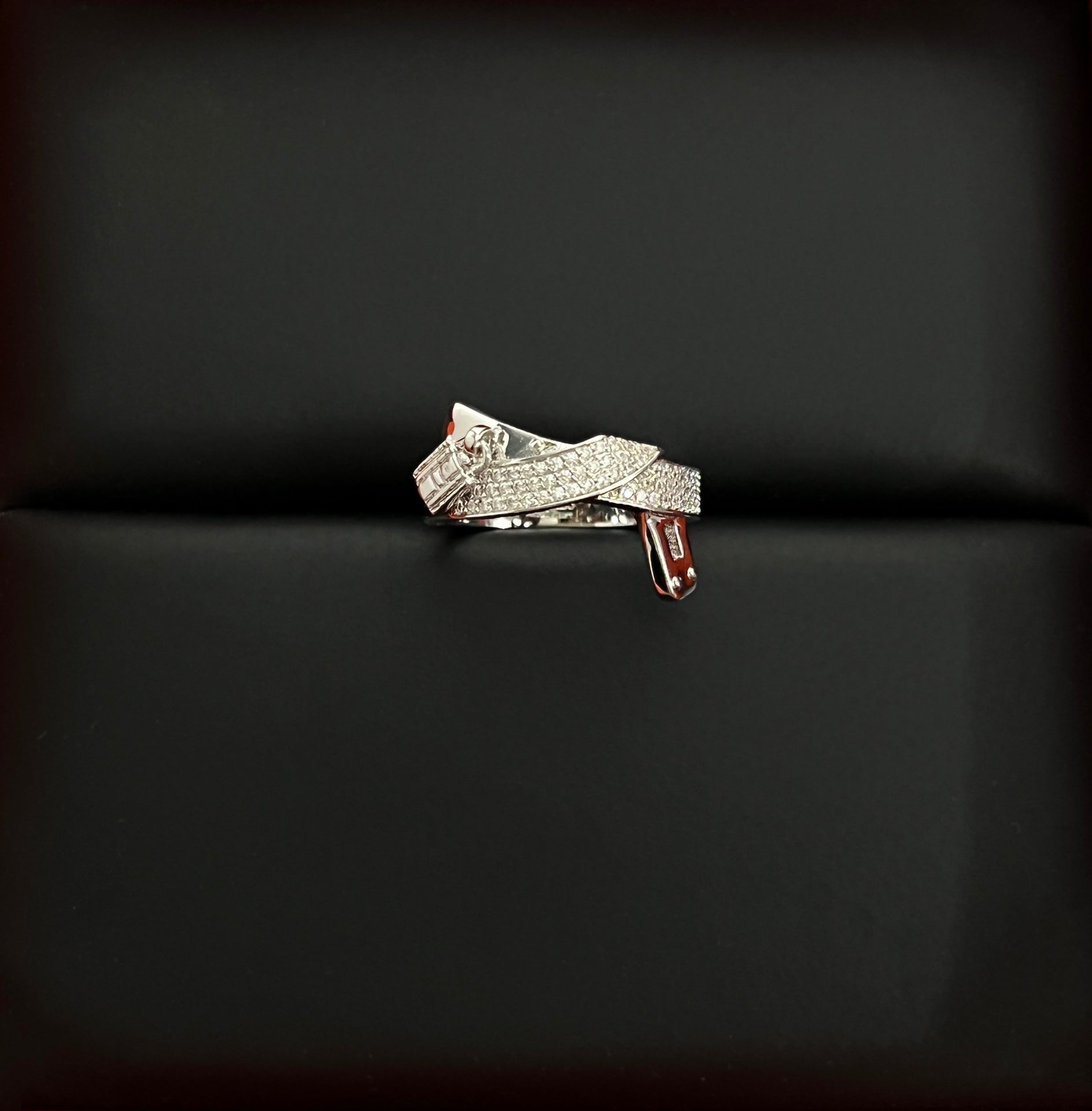 18K Hermes Kelly Gavroche Diamonds Ring