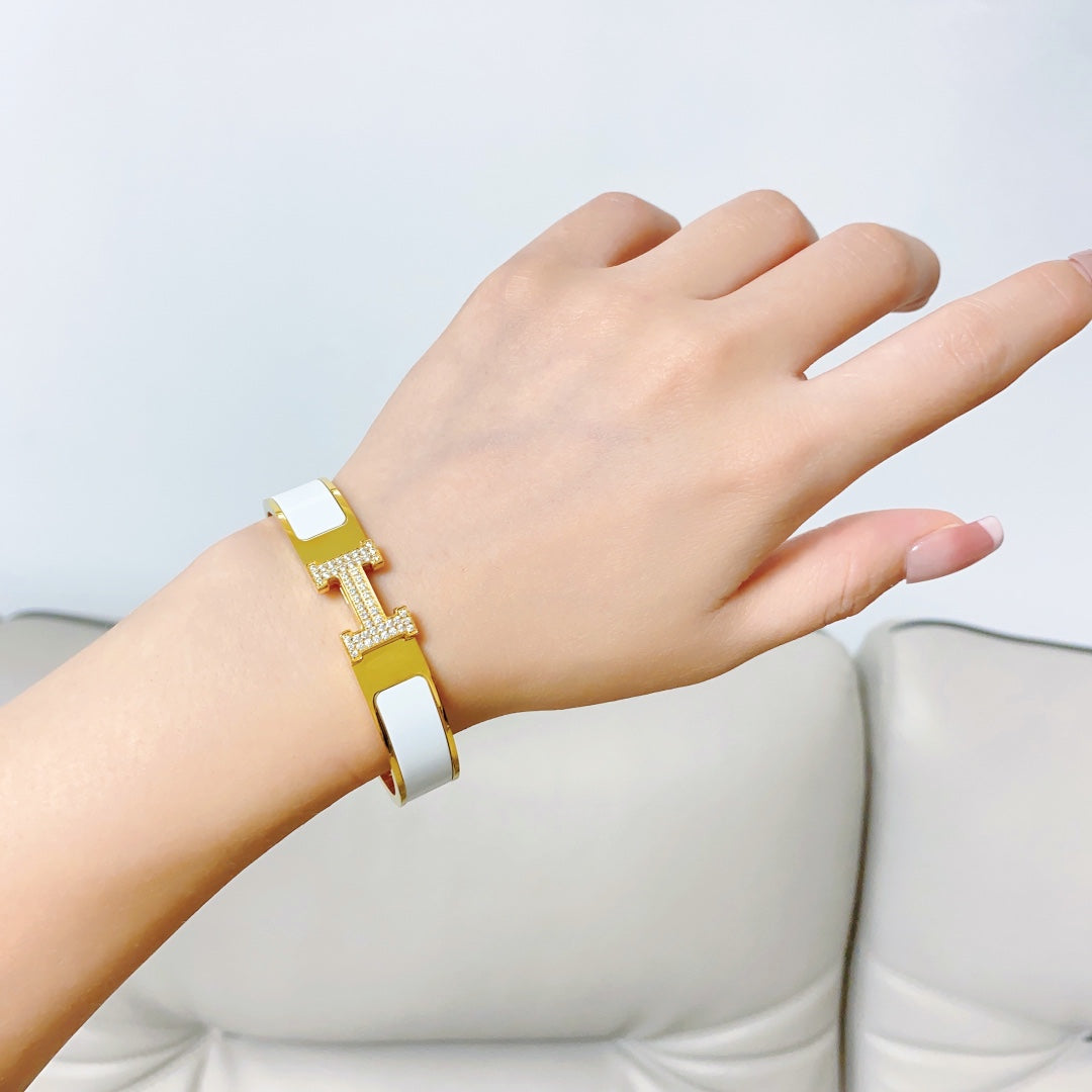 18K Hermes Clic Diamond Bracelet