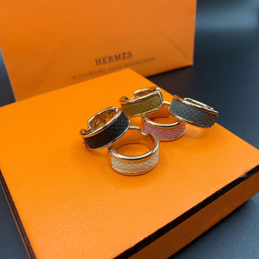 18K Hermes Olympe Ring