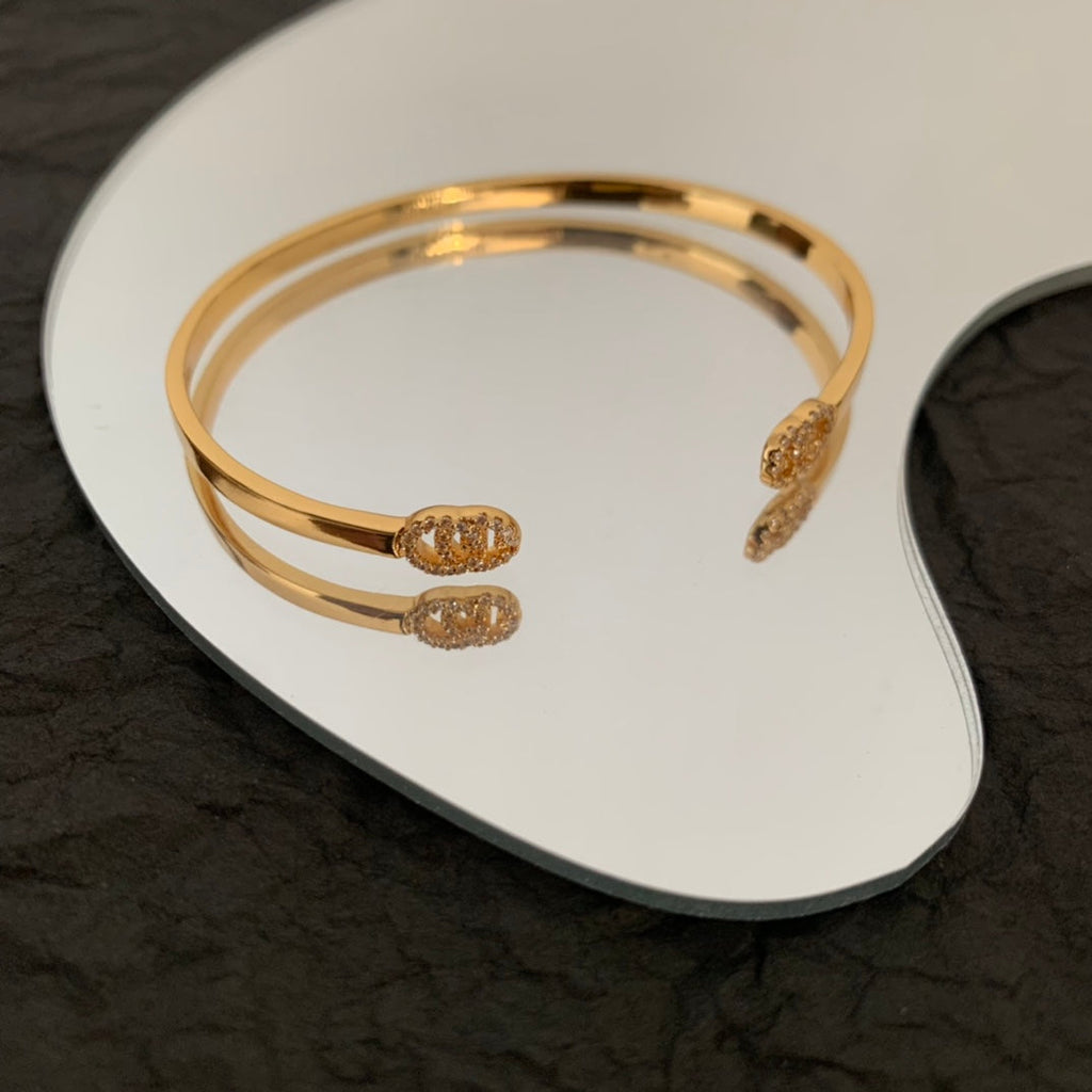 18K Gucci Double Running Diamond Cuff Bracelet