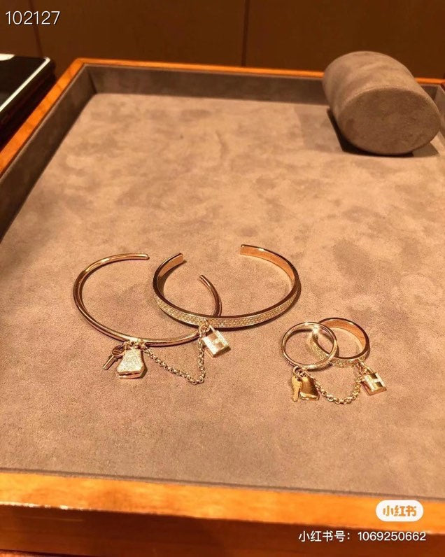18K Hermes Kelly Cadenas Bracelet