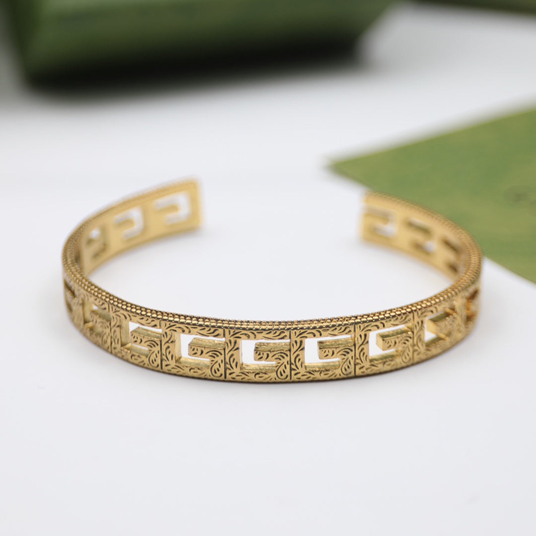 18K Gucci Double Cube Bracelet