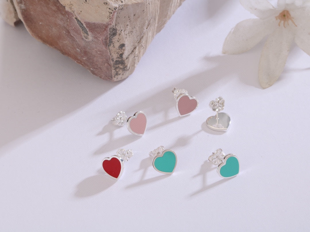 18K Tiffany Return to Heart Earrings