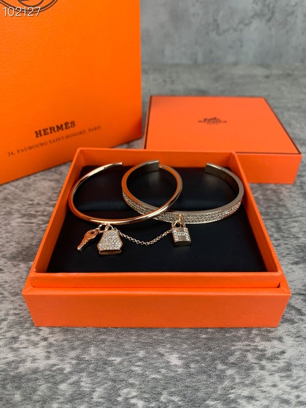 18K Hermes Kelly Cadenas Bracelet