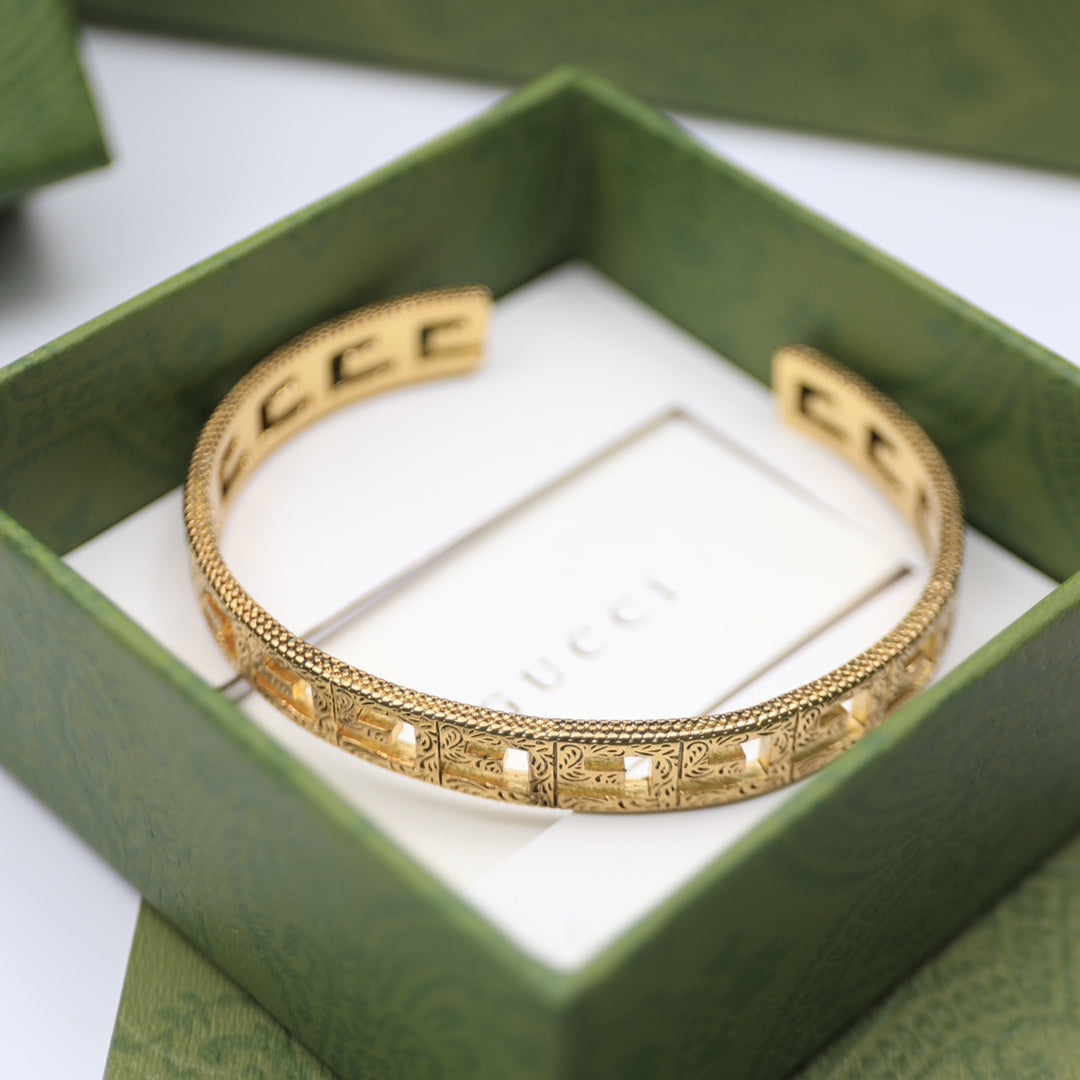 18K Gucci Double Cube Bracelet