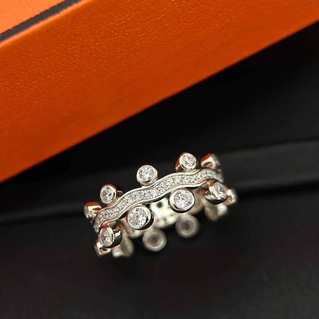 18K Hermes Vine Flower Dewdrops Diamond Ring
