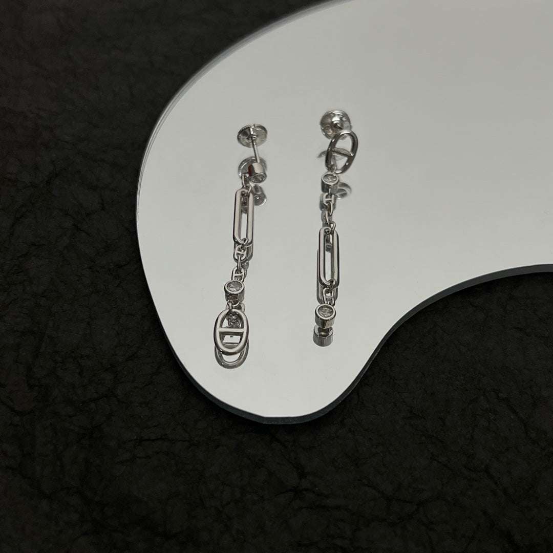18K Hermes Chaine D'ancre Chaos Earrings