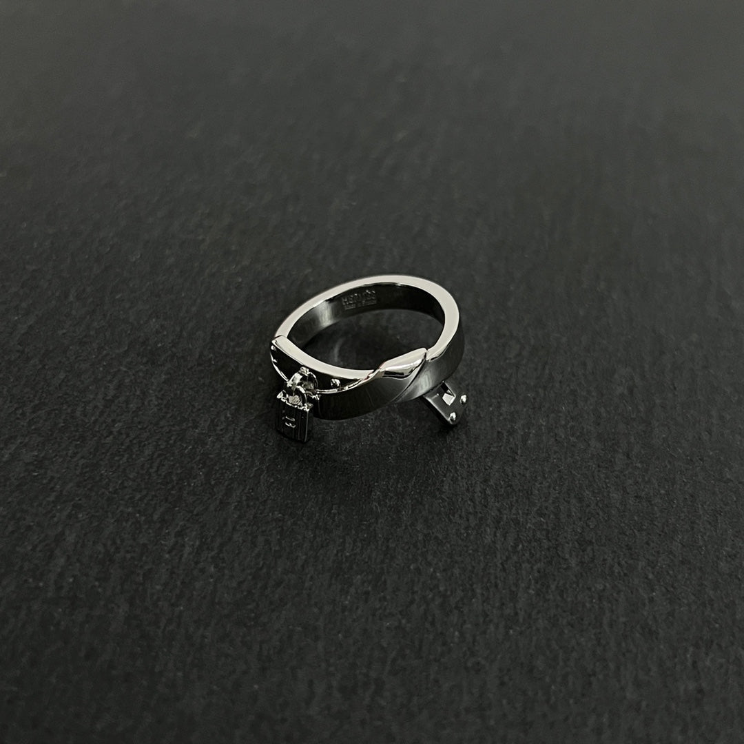 18K Hermes Kelly Gavroche Ring