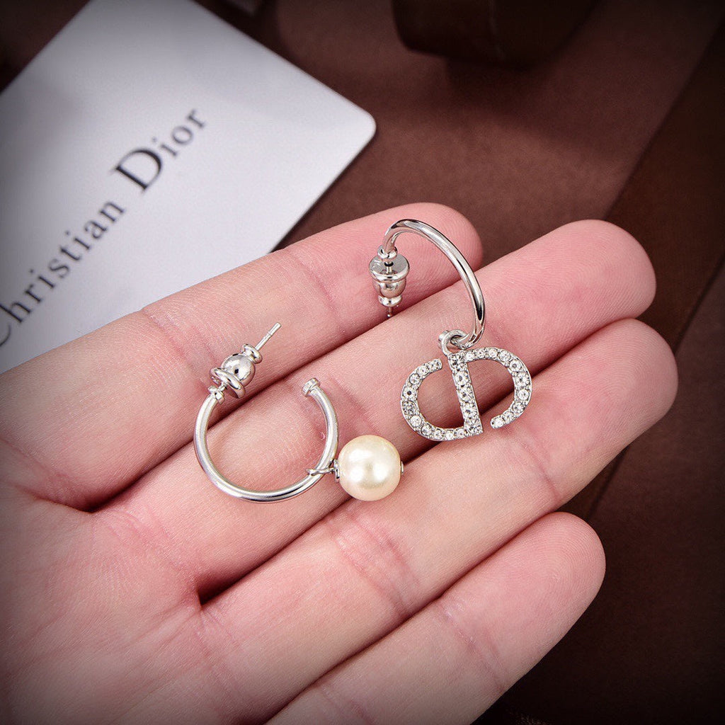 18K Dior Petit Pearl Earrings