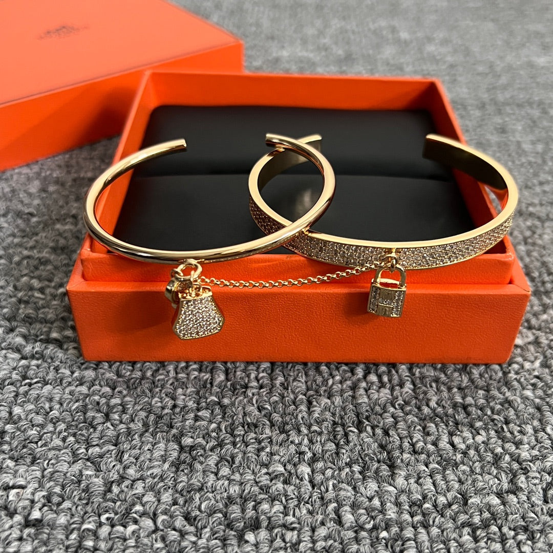 18K Hermes Kelly Clochette Diamonds Bracelet