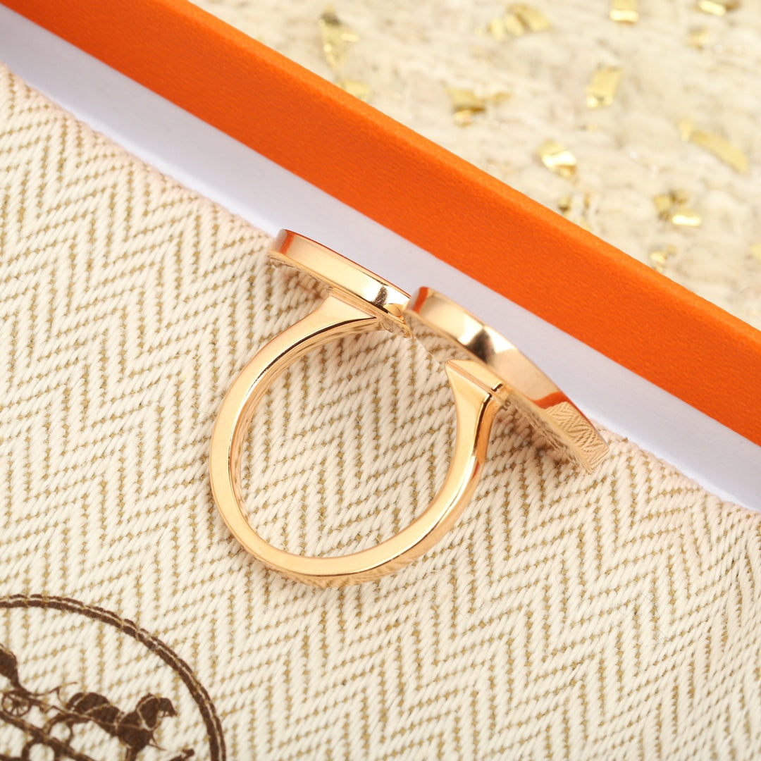 18K Hermes Chaine D'ancre Verso Large Ring