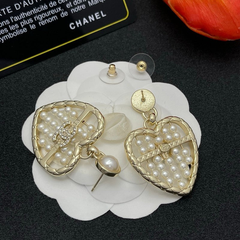 18K Chanel Gold Heart Pearl Earrings