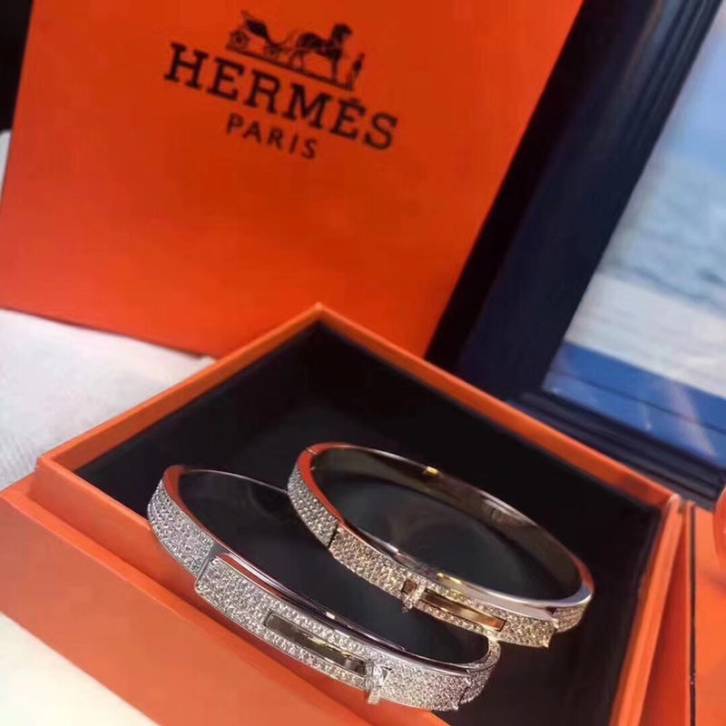 18K Hermes Yellow Gold Kelly Diamonds Bracelet