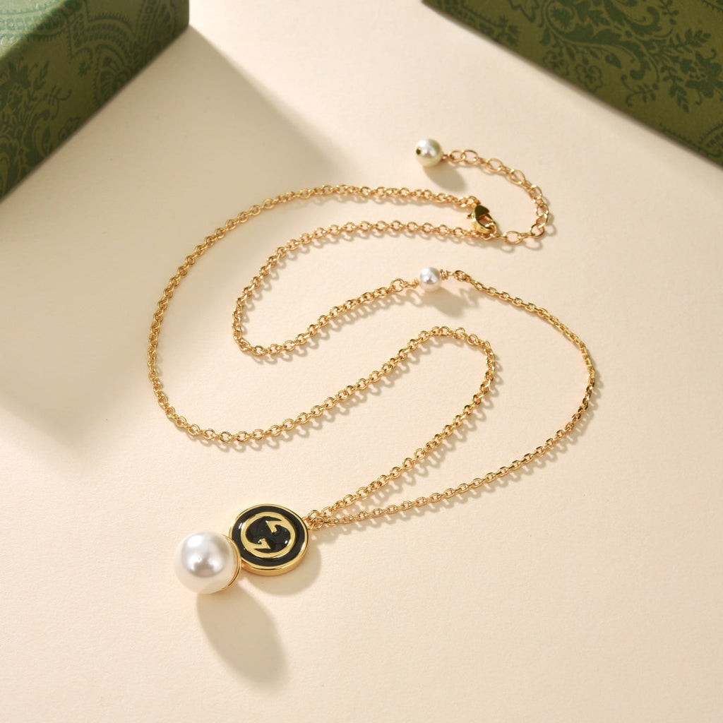 18K Gucci Double Blondie Pendant Necklace