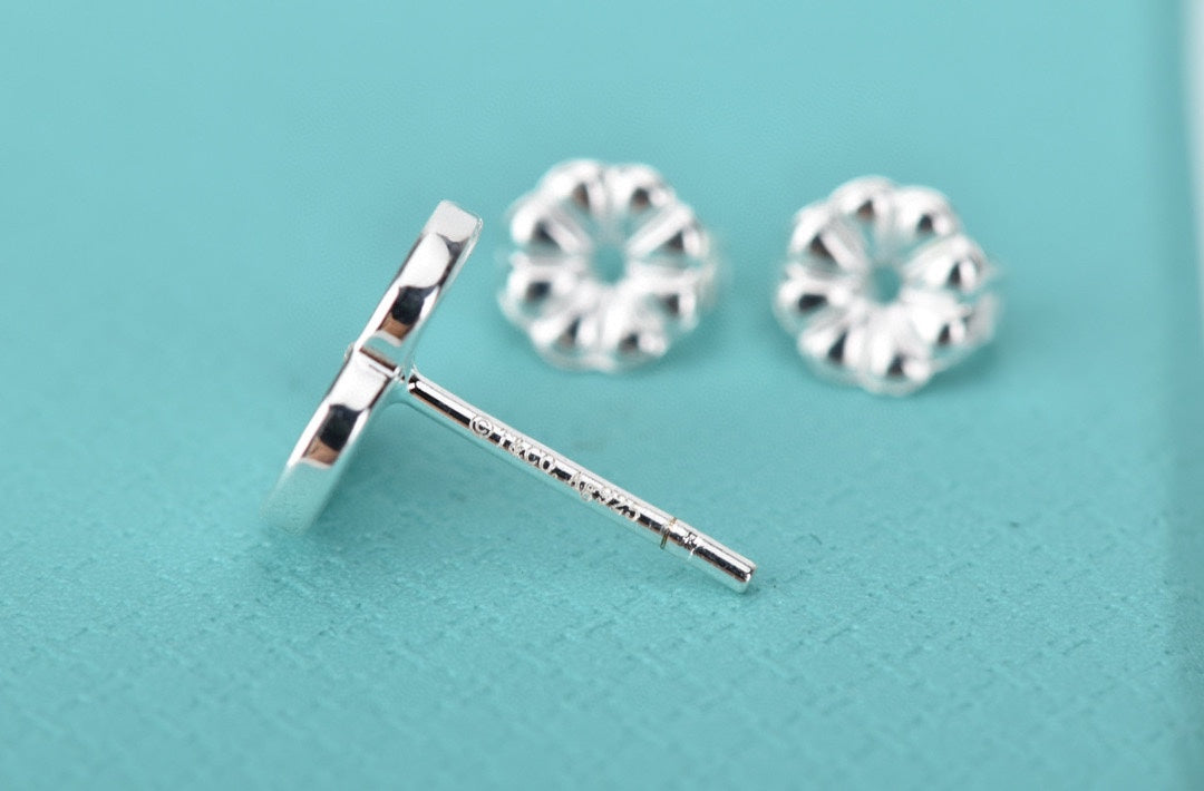 18K Tiffany Return to Heart Earrings
