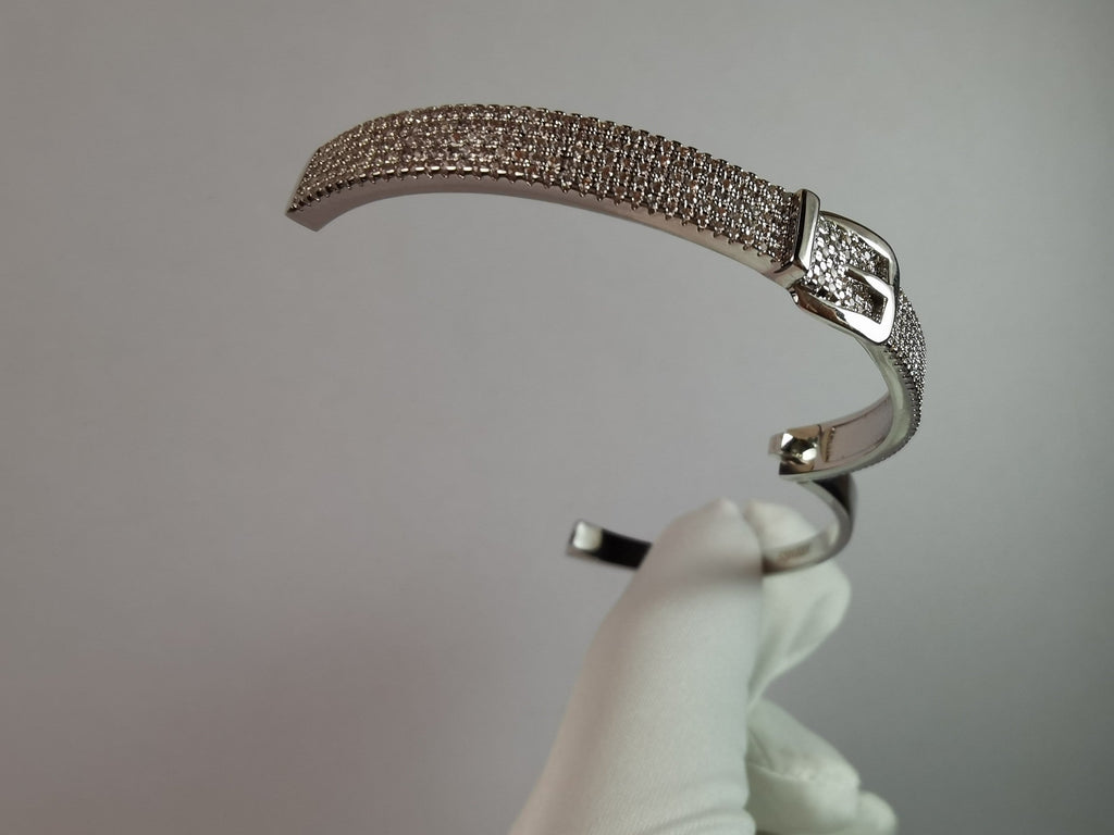 18K Hermes Kelly Diamond Vintage Bracelet