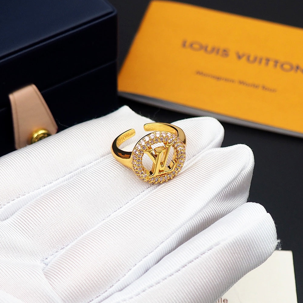 18K Louis Vuitton Louise Tresor Ring