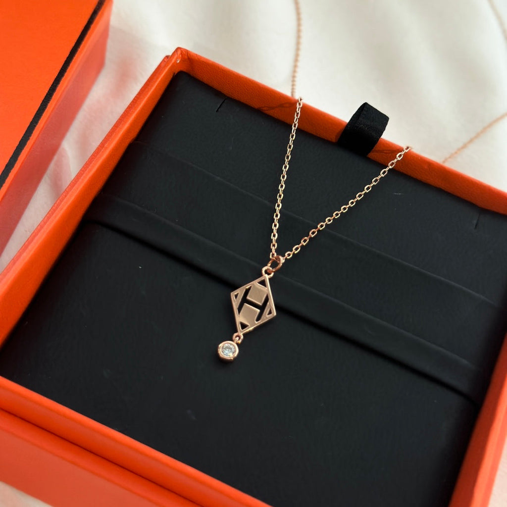 18K Hermes Gambade Pendant Necklace