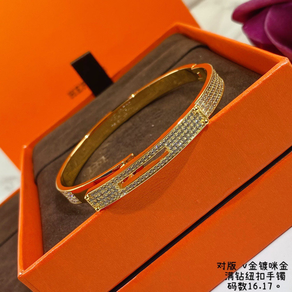 18K Hermes Yellow Gold Kelly Diamonds Bracelet